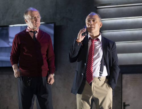 Javier Gutiérrez y Luis Bermejo agotan las entradas en el Gran Teatro con «El traje», una comedia negra sobre la corrupción
