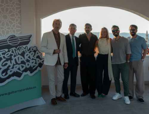 Una noche de aniversarios: Aslándticos arropa la presentación del 45 Festival de la Guitarra